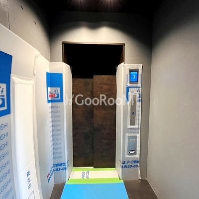 
						シダープラザ目黒本町 EV