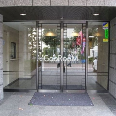 
						コスモ白金シティフォルム 入口