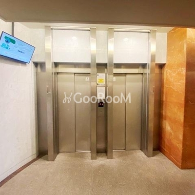 
						エレベーターホール