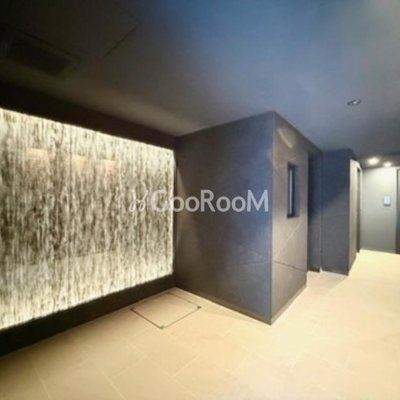 
						ラペルラ中野　エントランス