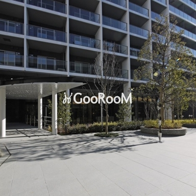 
						コンフォリア新宿イーストサイドタワー 入口