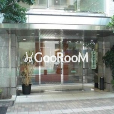 
						ルネ新宿御苑タワー 入口