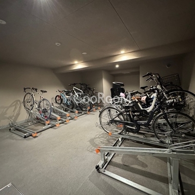 
						ジオ高輪　駐輪場