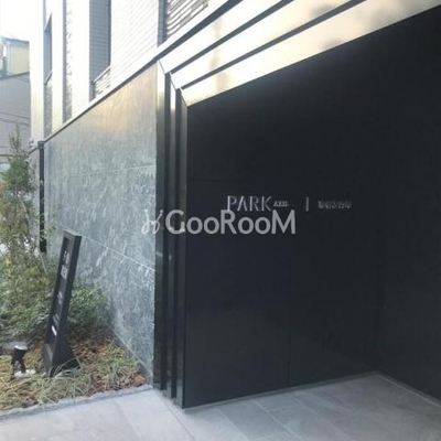 
						パークアクシス市谷左内町 エントランス