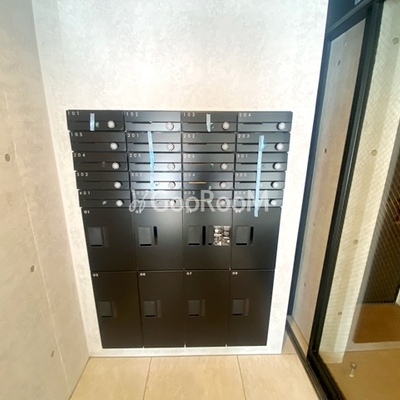 
						ルオーレ上北沢駅前 宅配ボックス