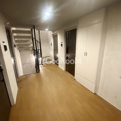 
						ルオーレ上北沢駅前 廊下