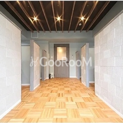 
						コワーキングスペース