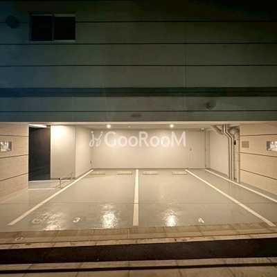 
						アジールコート三宿テラス　駐車場1