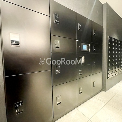 
						コンフォリア・リヴ豊洲キャナル 宅配BOX