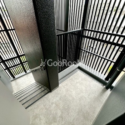 
						ロイジェントパークス西馬込 非常階段