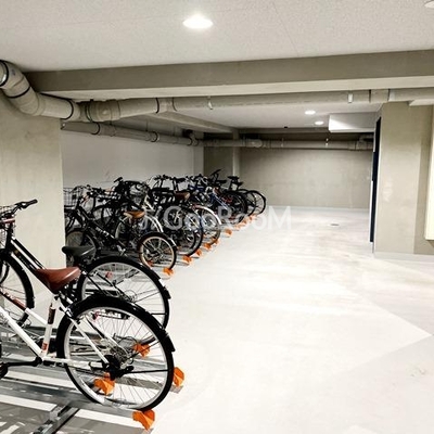 
						ルーエ中野坂上 駐輪場