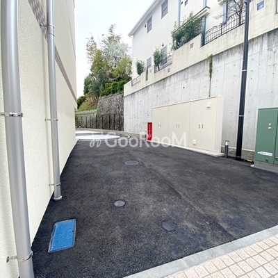 
						クラリティア横浜反町　駐車場3