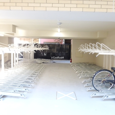 
						エスタート品川南大井 駐輪場