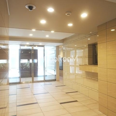 
						バウスステージ高田馬場 ロビー