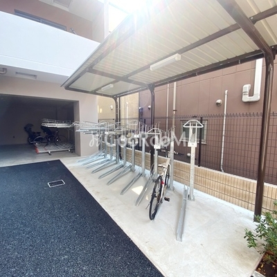 
						リーラ三鷹 駐輪場
