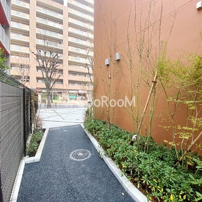 
						リーラ三鷹 通路