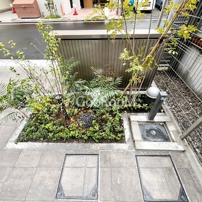 
						サンフォレストグレイス 外構2