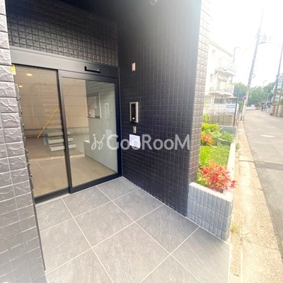 
						ジェノヴィア新高円寺 エントランス