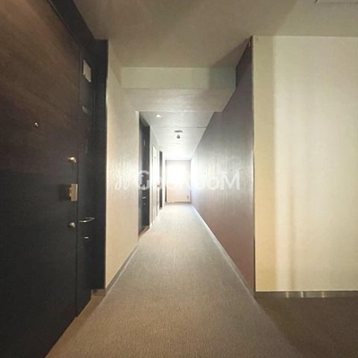 
						コンフォリア麻布ＥＡＳＴ 内廊下