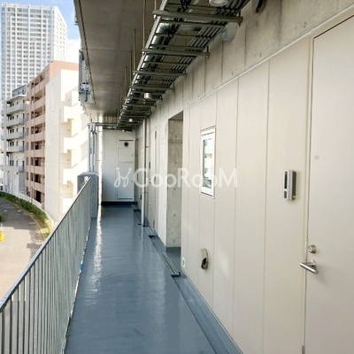 
						品川港南テラス 廊下