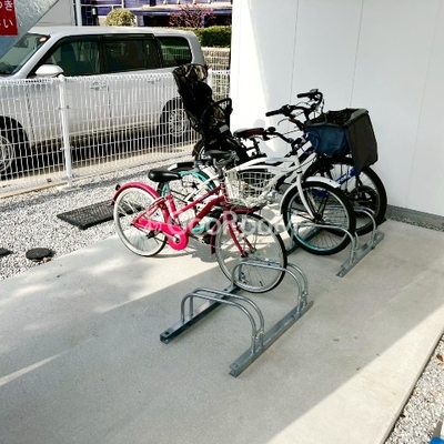 
						品川港南テラス 駐輪場