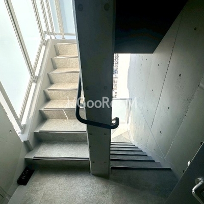 
						アリビス東京尾久　階段