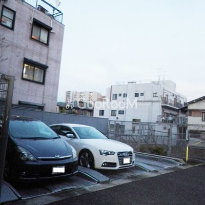 
						戸越銀座プレイス　駐車場