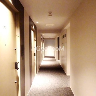 
						ライオンズフォーシア清澄白河  内廊下