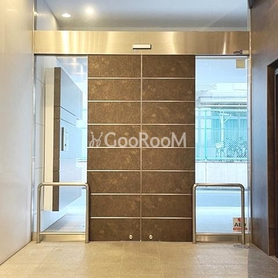 
						レジディア新御徒町Ⅱ 入口