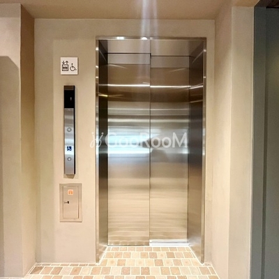 
						エレベーター