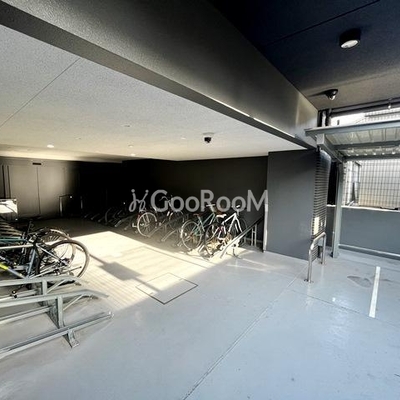 
						ブランシエスタ東陽町  駐輪場2