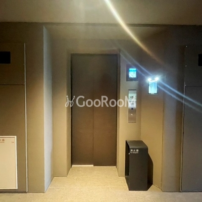 
						コンフォリア・リヴ永福町 エレベーターホール