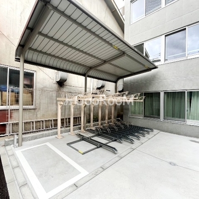 
						アトリオフラッツ清澄白河 駐輪場