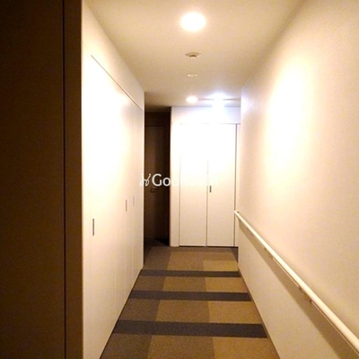 
						リガーレ日本橋人形町 内廊下