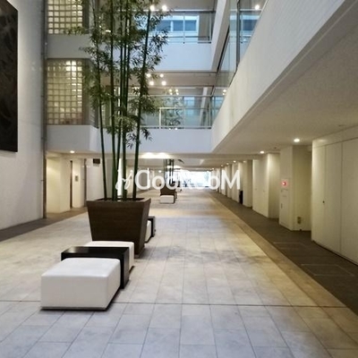 
						パークハビオ渋谷本町レジデンス 中庭