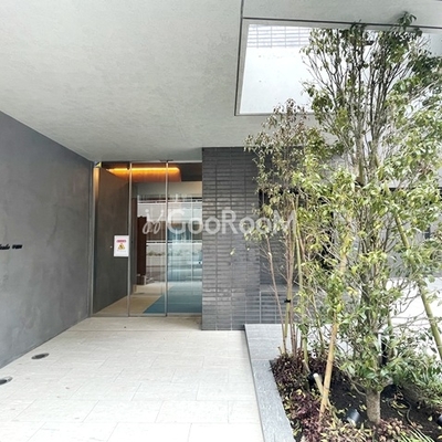 
						ソレアード早稲田 入口