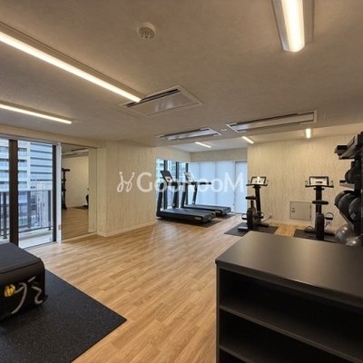 
						パークタワー西新宿 ジム