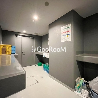 
						シーズンフラッツ浅草六丁目 ゴミ置き場