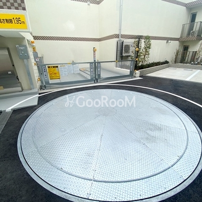 
						クラリティア横浜反町　駐車場1