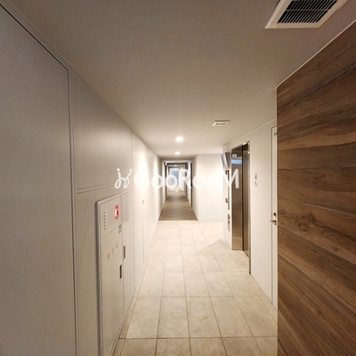 
						ラクレイス横濱関内 内廊下