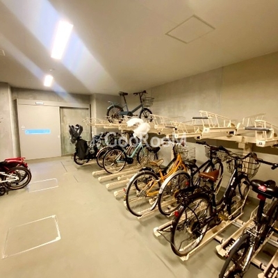 
						イストワール阿佐ヶ谷 駐輪場2