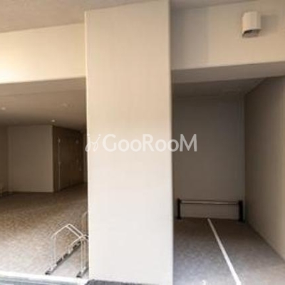 
						メゾンドリーヴ両国 バイク置場