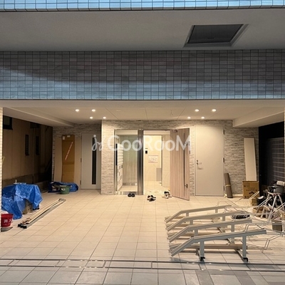 
						アゼスト武蔵小杉 エントランス