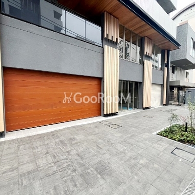 
						サンフォレストグレイス 外構