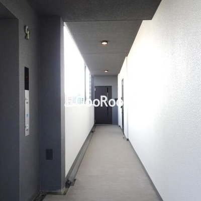 
						コンフォリア日暮里 廊下