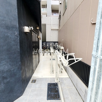 
						グランカーサ門前仲町 駐輪場