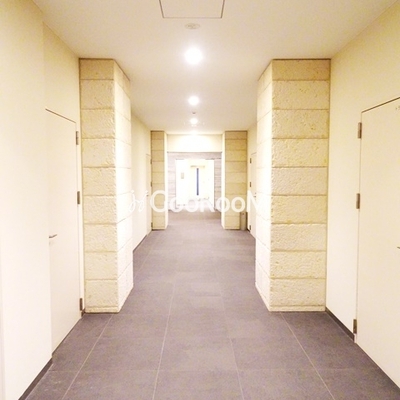 
						プレノ清澄庭園  内廊下