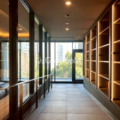 
						三田聖坂ガーデンレジデンス 共用部写真9