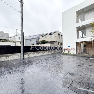 
						スタンズ柿の木坂 駐車場