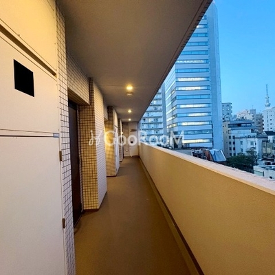 
						ジェイワザック両国　廊下